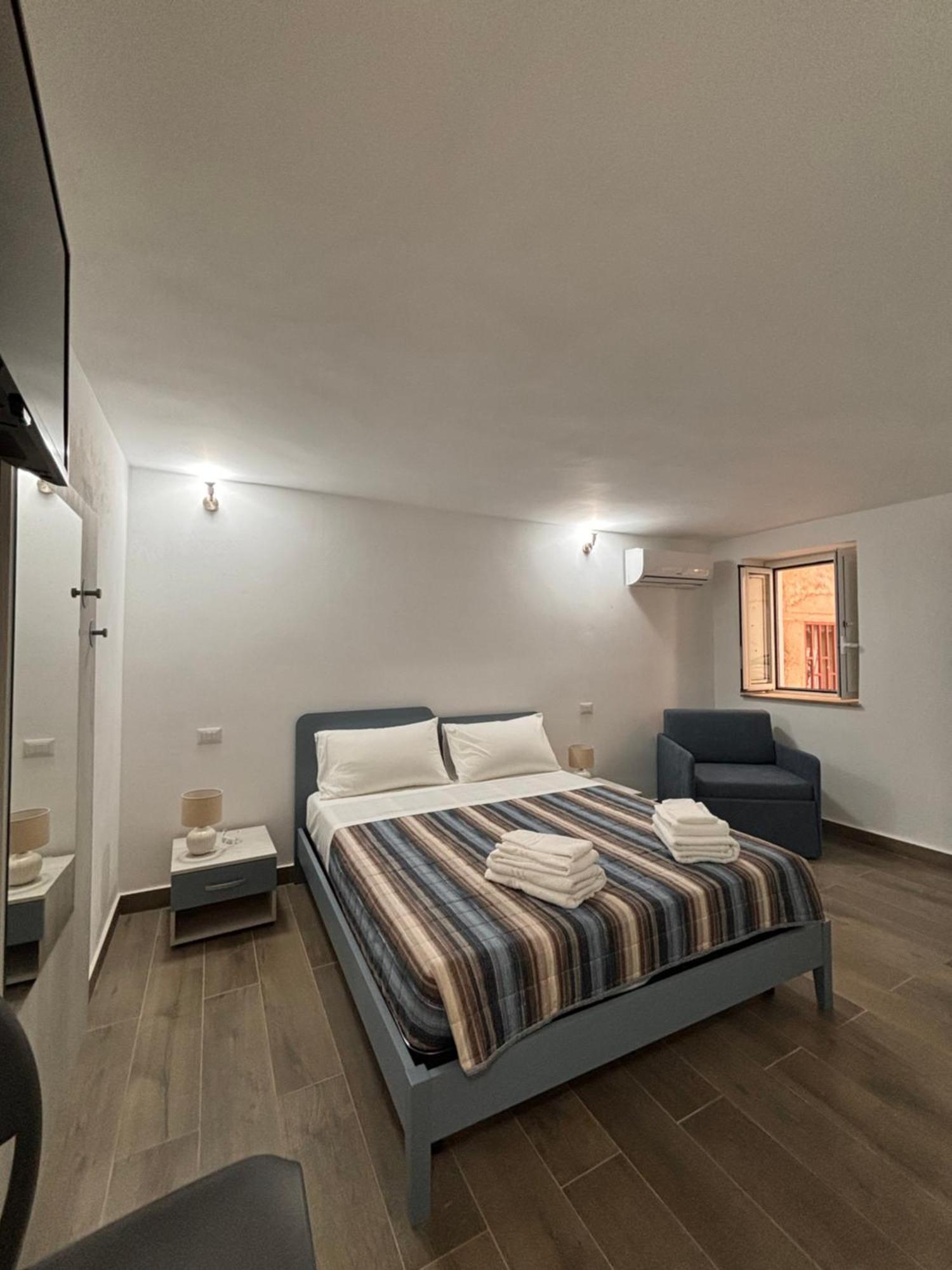 Cortile Riolo Apartment Palermo Bagian luar foto