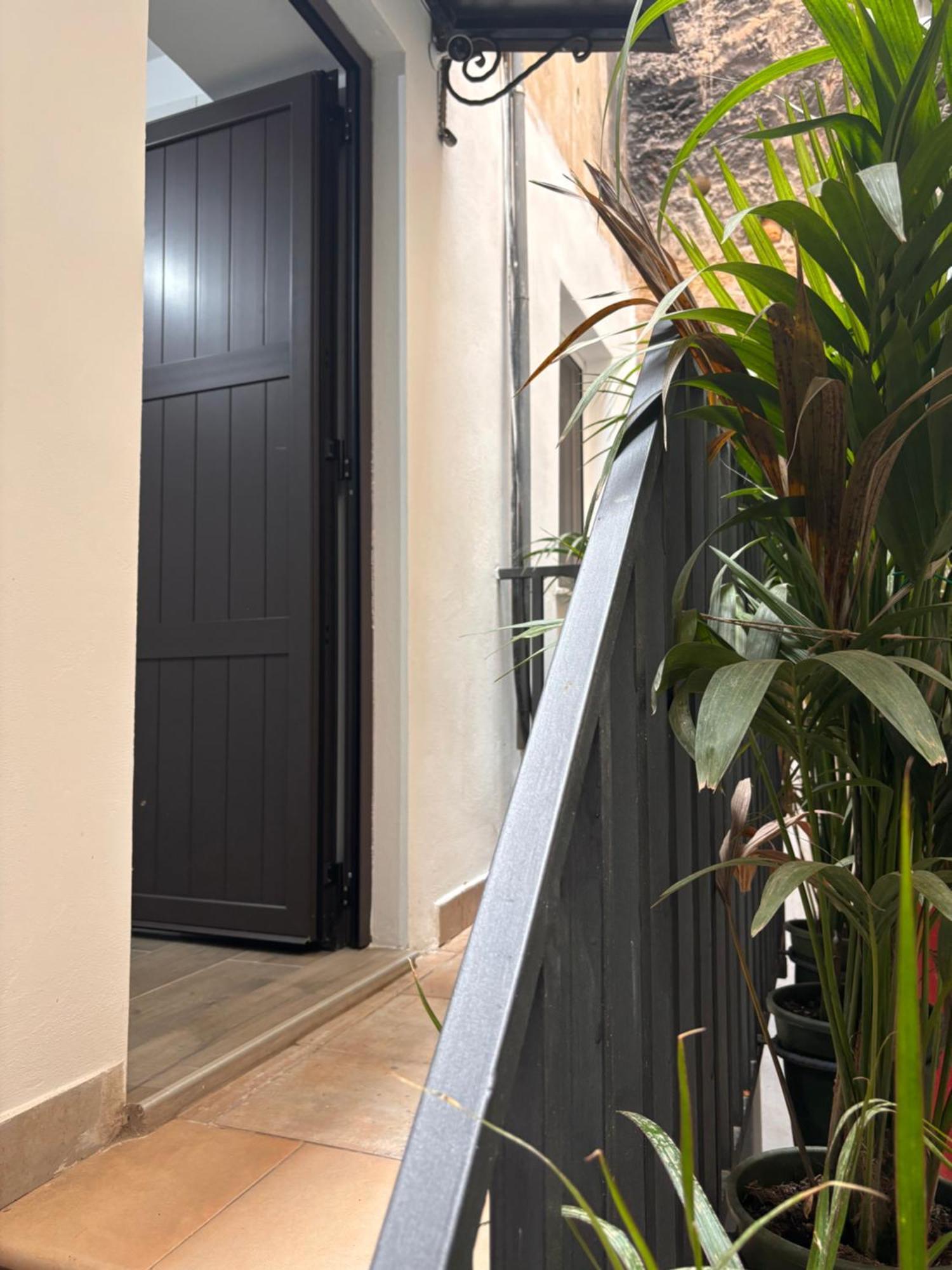 Cortile Riolo Apartment Palermo Bagian luar foto